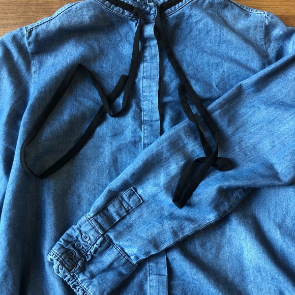 Kenzie chambray button down blouse with neck tie - Picture 5 of 12